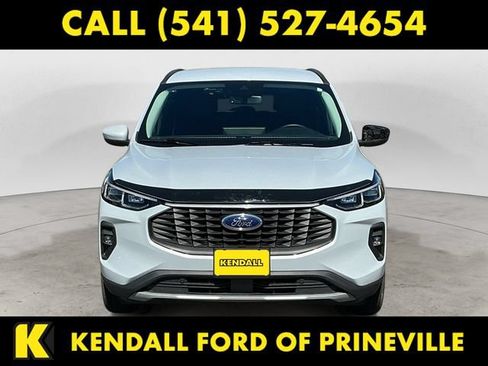 Used 2025 Ford Escape Platinum AWD/4WD image 2