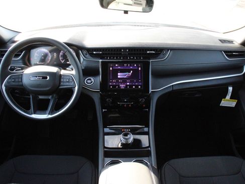 New 2026 Jeep Grand Cherokee L Laredo image 2