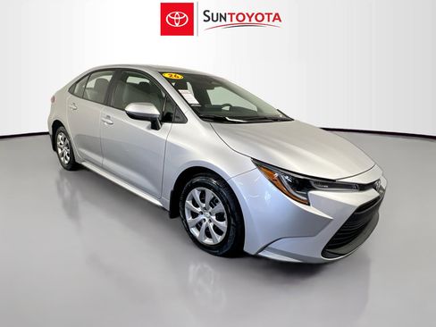 Used 2026 Toyota Corolla LE FWD image 1