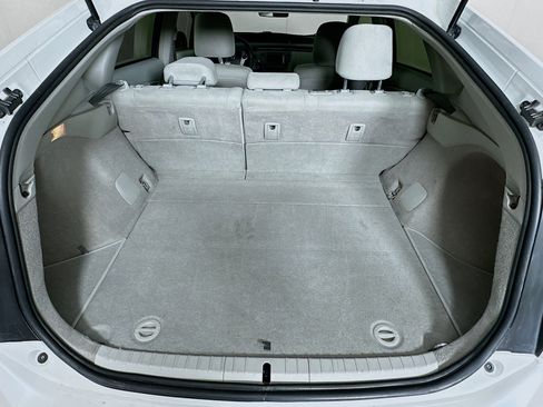 Used 2014 Toyota Prius Three w/ Preferred Accessory Package FWD image 26
