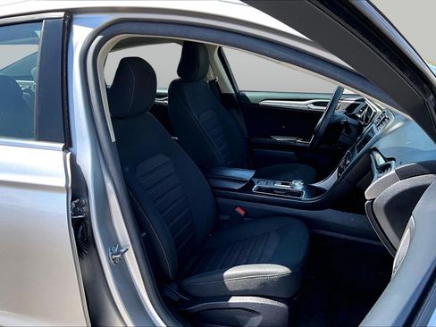 Used 2020 Ford Fusion SE FWD image 7