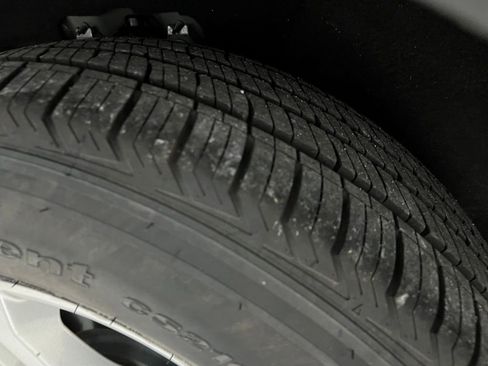 Used 2023 Ford Explorer XLT w/ Equipment Group 202A image 37