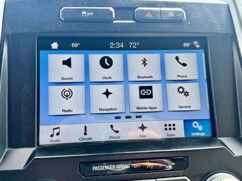 Used 2017 Ford F150 Lariat w/ Equipment Group 502A Luxury AWD/4WD image 26