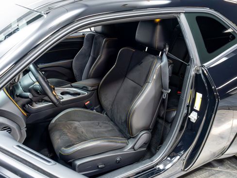 Used 2022 Dodge Challenger R/T Scat Pack image 6