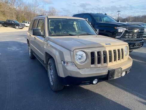 Used 2017 Jeep Patriot Sport w/ Power Value Group image 4