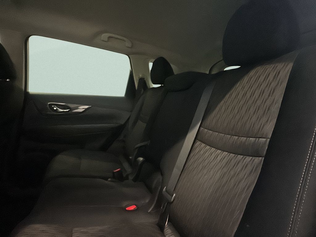 Used 2018 Nissan Rogue SV AWD/4WD image 13