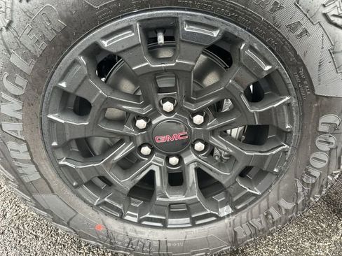 New 2026 GMC Canyon Elevation w/ Convenience Package RWD image 20
