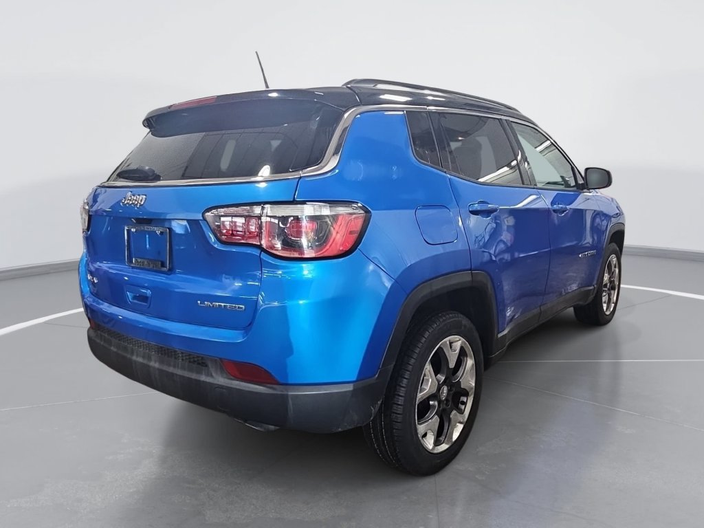 Used 2018 Jeep Compass Limited w/ Navigation Group AWD/4WD image 3