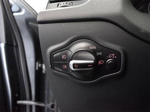Used 2015 Audi Q5 2.0T Premium Plus w/ Technology Package image 17