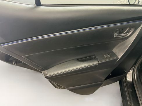 Used 2017 Toyota Corolla SE FWD image 26