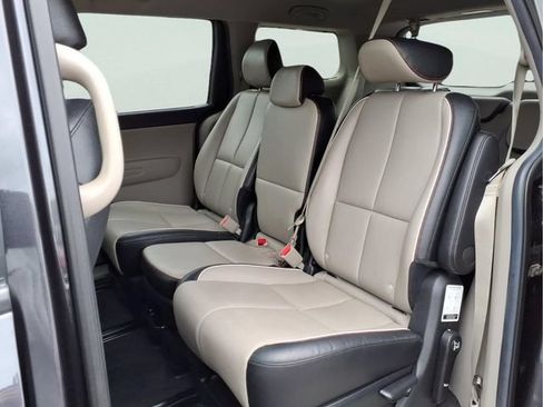 Used 2020 Kia Sedona EX FWD image 9