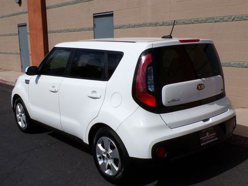 Used 2018 Kia Soul FWD image 6