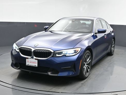 Used 2019 BMW 330i xDrive Sedan w/ Premium Package AWD/4WD image 1