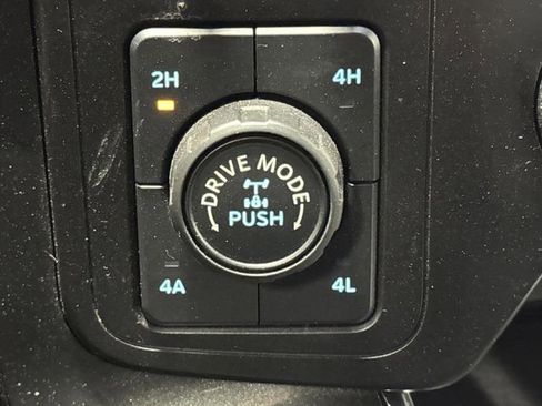 Used 2021 Ford F150 Lariat w/ Equipment Group 502A High image 26