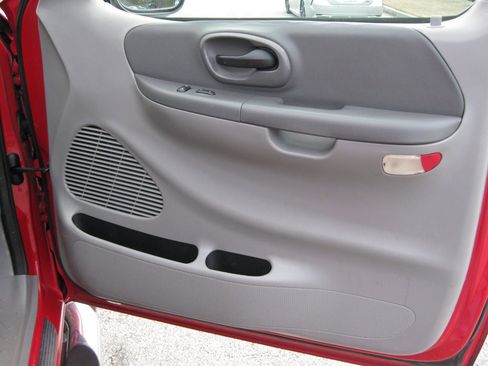 Used 2003 Ford F150 XLT image 24