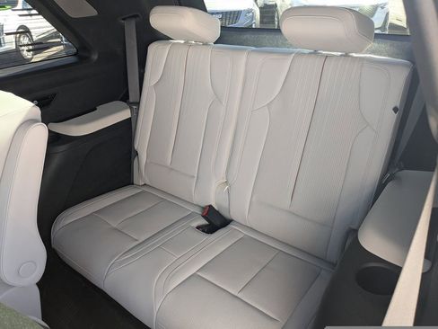 New 2026 Cadillac Vistiq Luxury w/ LPO, Floor Liner Package image 11