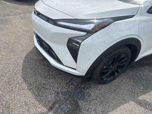 New 2027 Chevrolet Bolt RS w/ Super Cruise Package FWD image 9