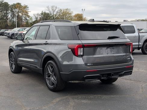 New 2026 Ford Explorer ST-Line w/ ST-Line Street Pack AWD/4WD image 4
