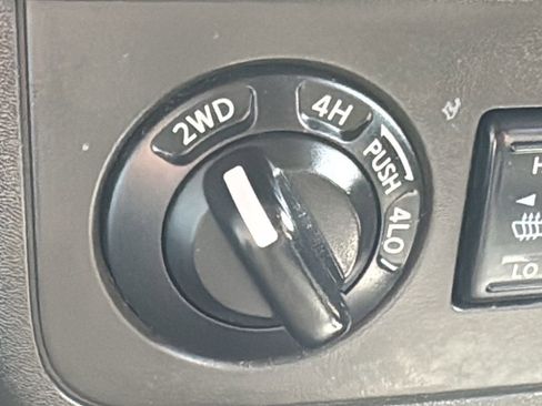 Used 2015 Nissan Xterra PRO-4X image 19