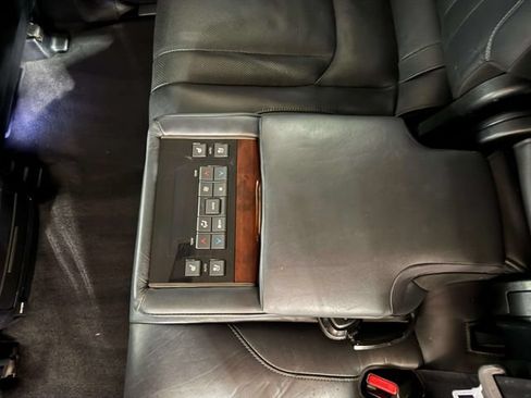 Used 2019 Lexus LX 570 4WD w/ Luxury Package image 25