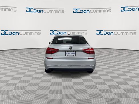 Used 2016 Volkswagen Passat 1.8T S image 7