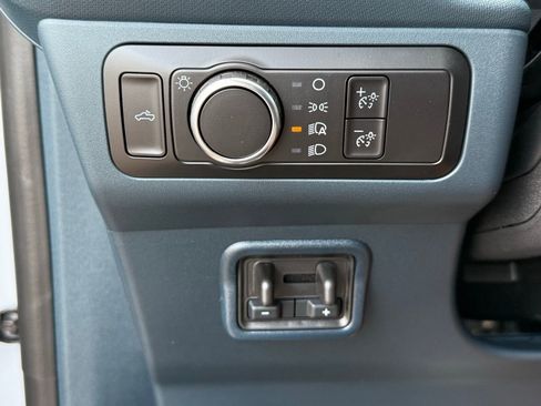 Used 2025 Ford Maverick Lariat w/ 4K Tow Package image 37