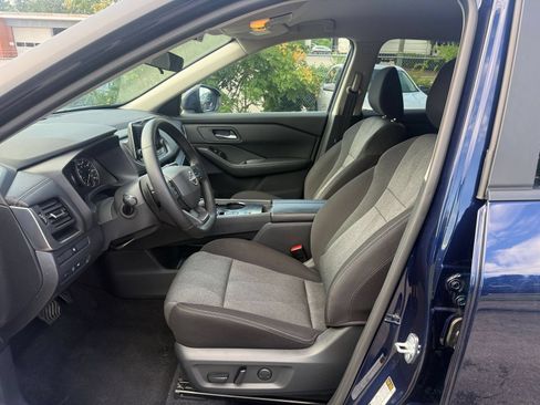 Used 2026 Nissan Rogue SV FWD image 28