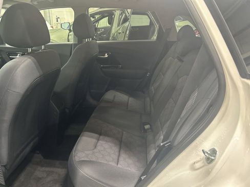 Certified 2021 Kia Niro LXS image 17