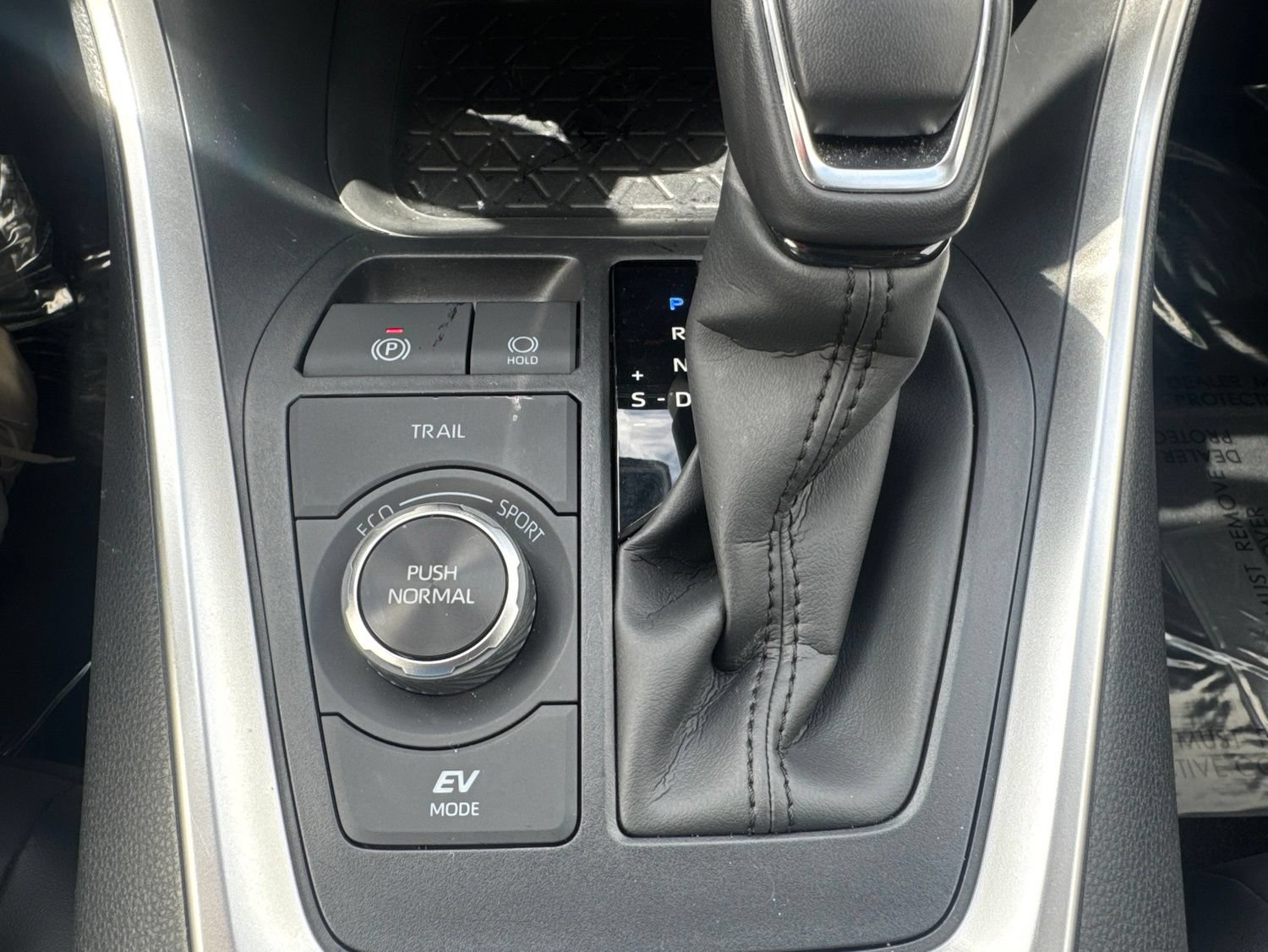 Used 2025 Toyota RAV4 XLE Premium AWD/4WD image 20