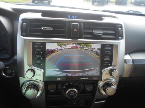 Used 2022 Toyota 4Runner SR5 Premium image 12