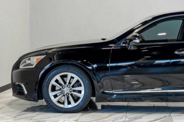Used 2015 Lexus LS 460 w/ Comfort Package RWD image 18