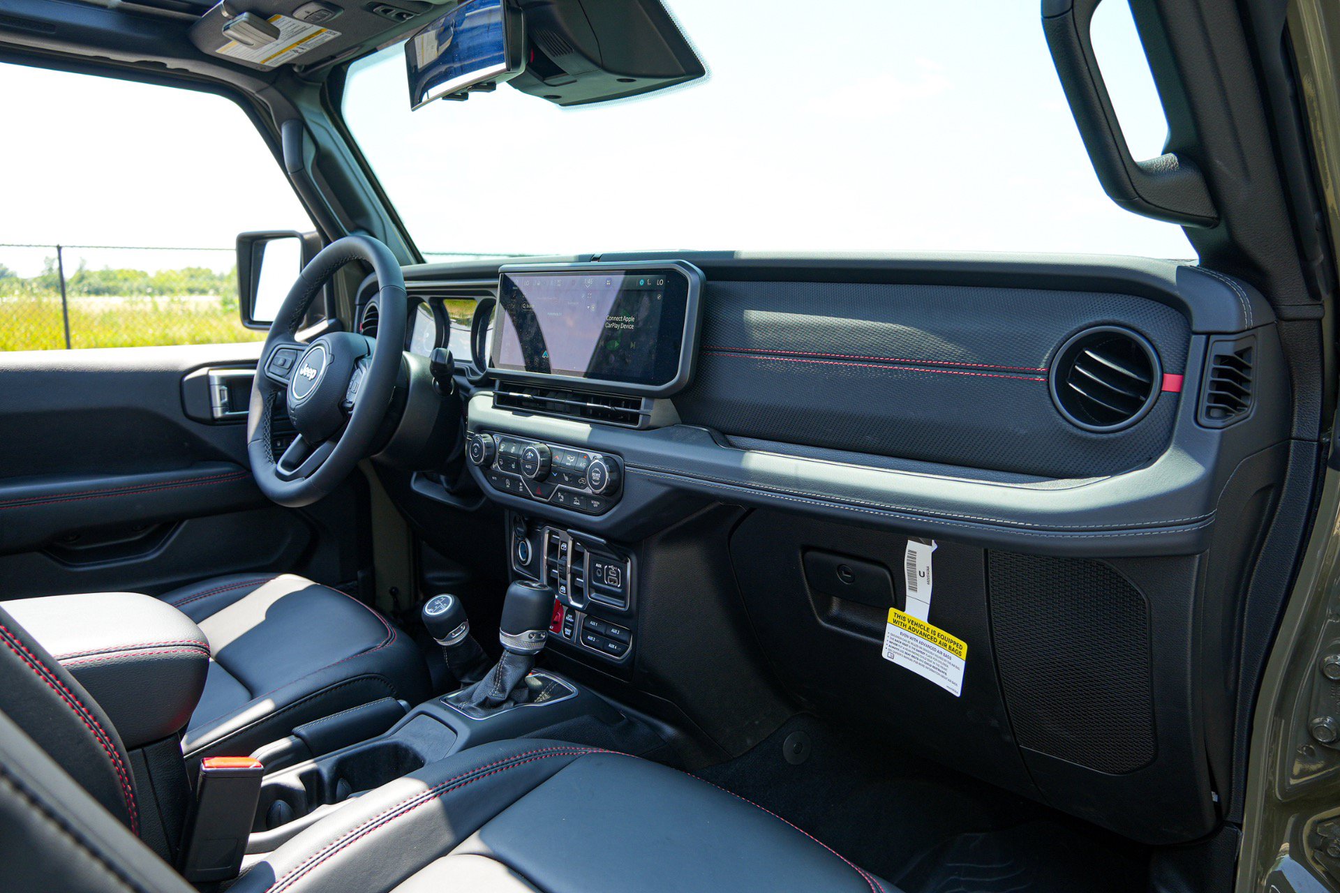 Used 2026 Jeep Wrangler Unlimited Rubicon AWD/4WD image 34