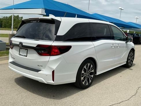 Used 2025 Honda Odyssey Elite image 3
