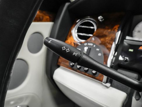 Used 2010 Rolls-Royce Ghost image 17