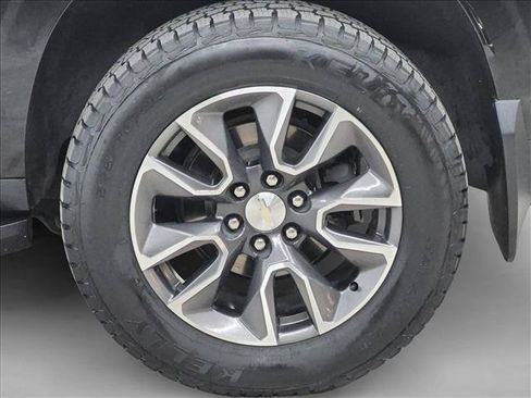 Used 2021 Chevrolet Suburban LT RWD image 24
