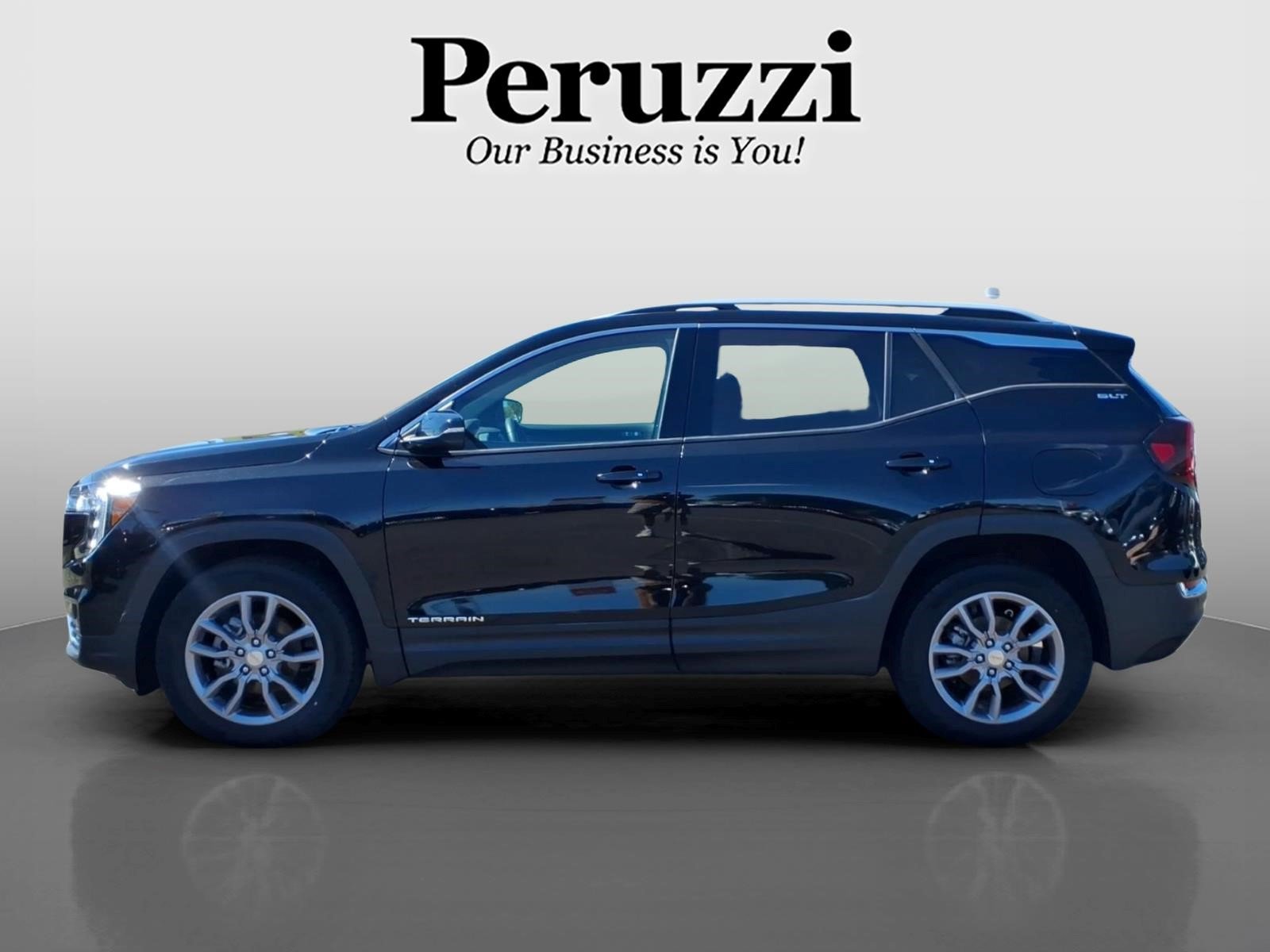 Used 2023 GMC Terrain SLT AWD/4WD image 7