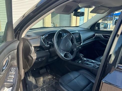 Used 2021 Chevrolet Traverse RS FWD image 6