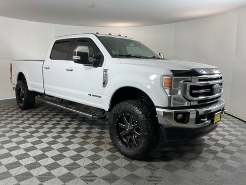 Used 2020 Ford F250 Lariat w/ Chrome Package image 3