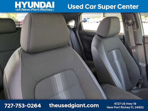 Used 2025 Honda Civic Sport image 6