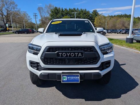 Used 2023 Toyota Tacoma TRD Pro AWD/4WD image 9