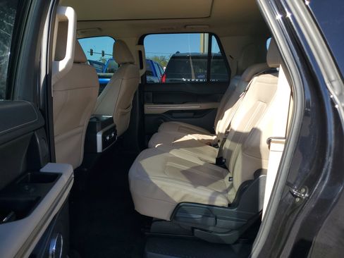 Used 2022 Ford Expedition Max Limited image 26