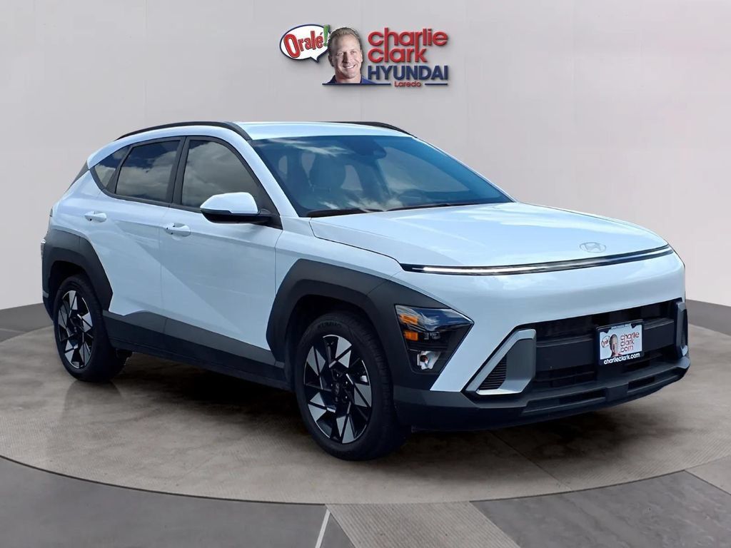 Used 2025 Hyundai Kona SEL FWD image 7