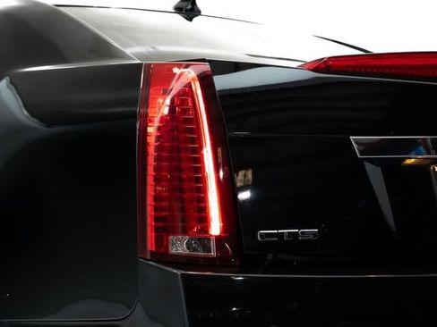 Used 2010 Cadillac CTS V image 9