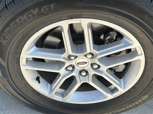 Used 2025 Ford Explorer Active w/ Active Comfort Package image 9