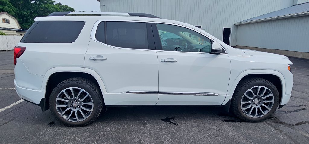 Used 2022 GMC Acadia Denali w/ GMC Pro Grade Package AWD/4WD image 9