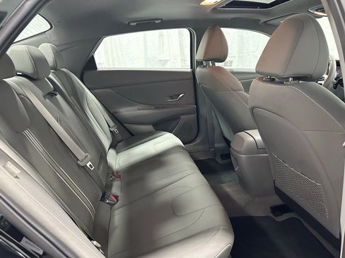 Used 2025 Hyundai Elantra SEL w/ Cargo Package image 49