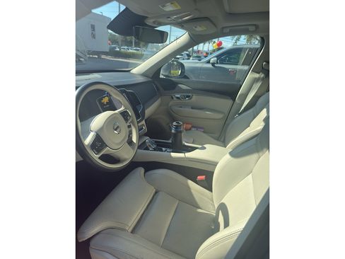 Certified 2023 Volvo XC90 B6 Ultimate AWD/4WD image 6
