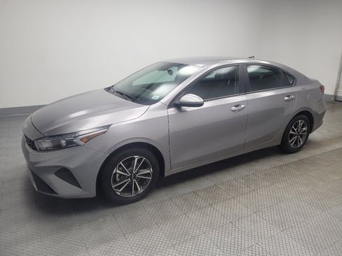 Used 2023 Kia Forte LXS FWD image 2