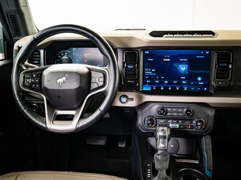 Used 2023 Ford Bronco Wildtrak image 30