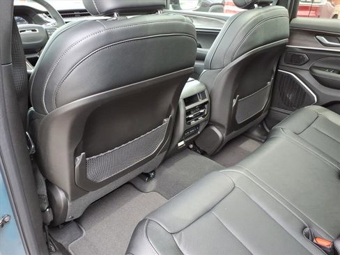 New 2026 Jeep Grand Cherokee Limited AWD/4WD image 15